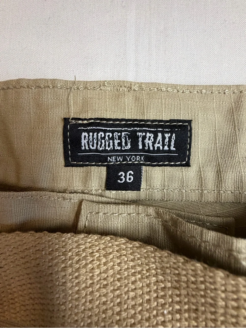 Men's Cargo Stretch Shorts in Khaki